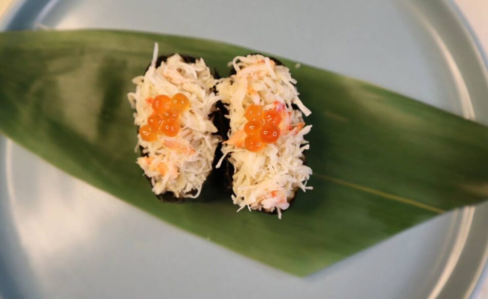 CRAB MEAT SUSHI (2 PIECES)